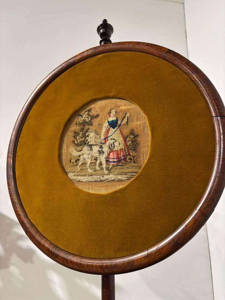 Regency Mahogany Adjustable Pole Screen photo vinterior