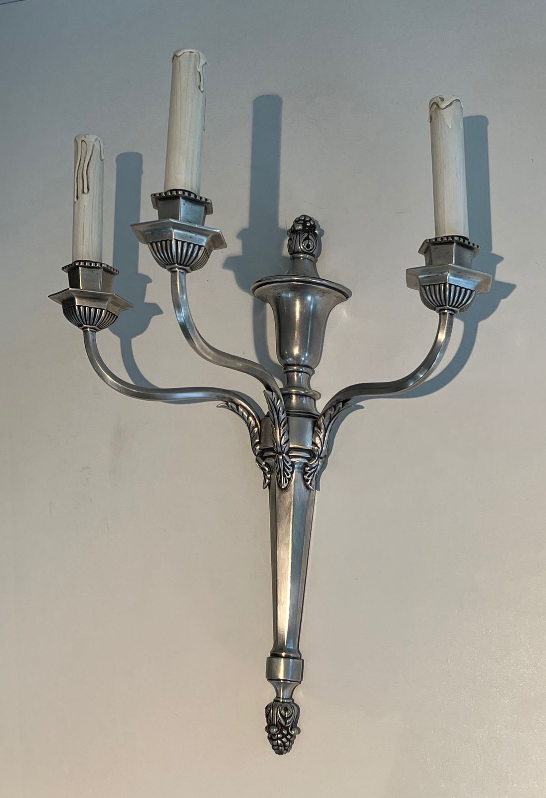 photo vinterior Pair Of Large Louis XVI Style Wall Lights In Silver Metal With 3 Light Arms