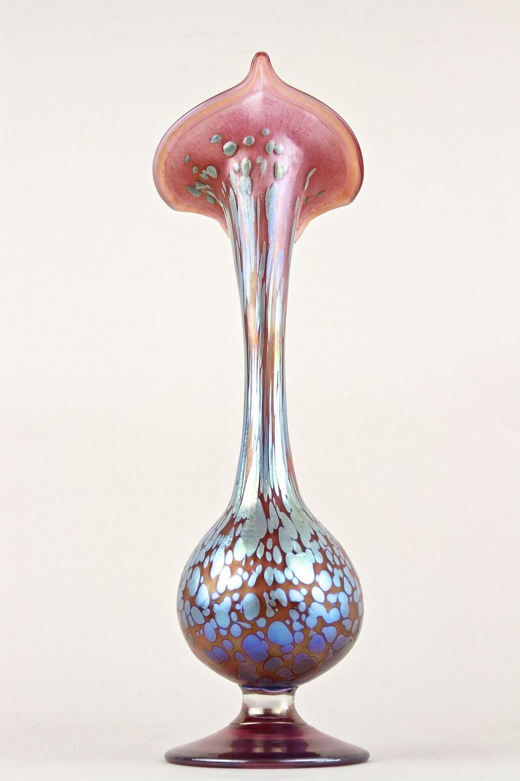 photo furniture Art Nouveau Loetz Papillon Vase "Jack In The Pulpit"   Iridescent, Cz Ca. 1915