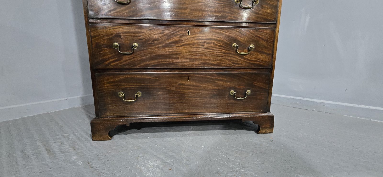 photo furniture Super Georgian Mahogany Chest On Chest Of Drawers