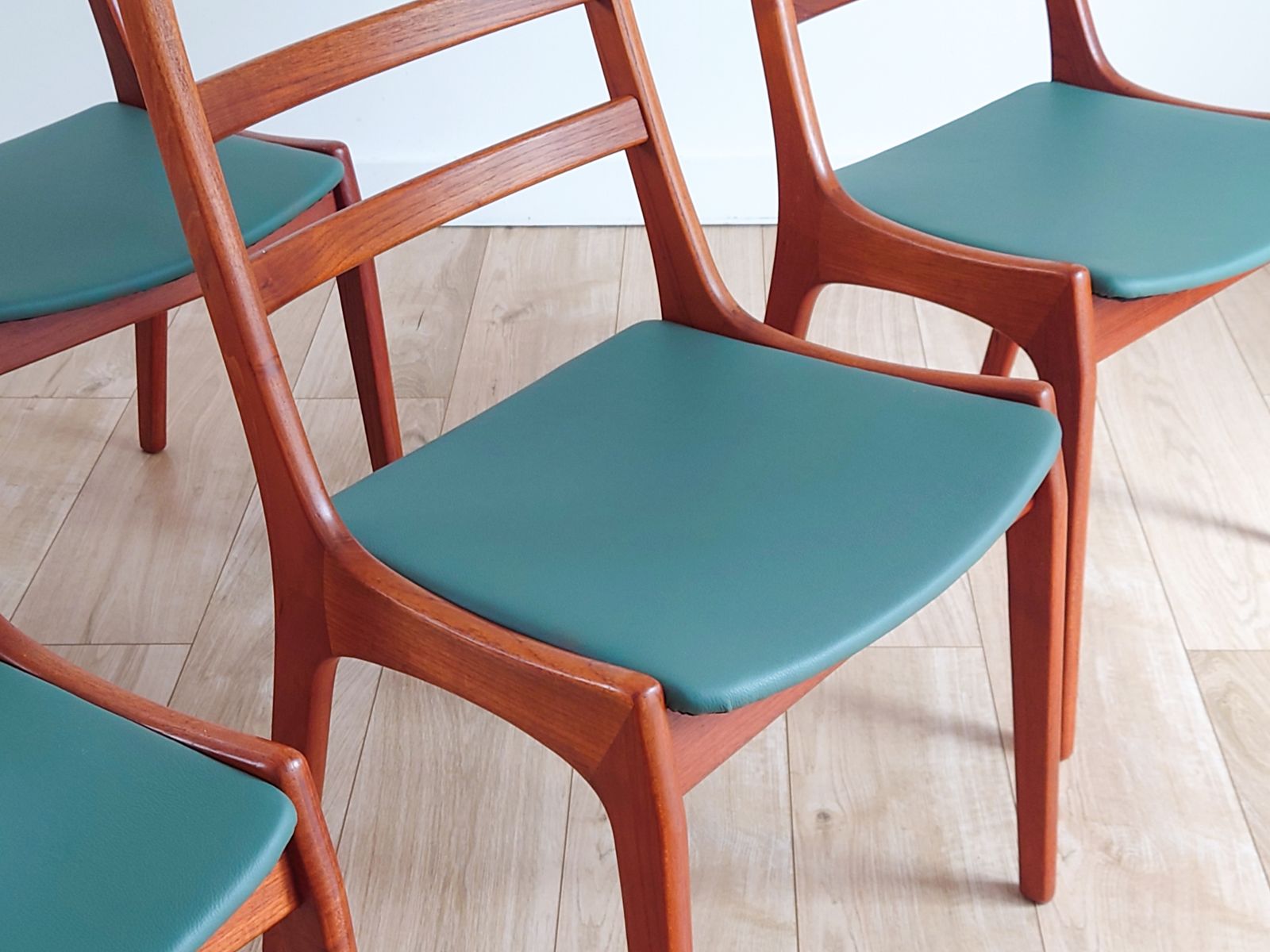 Mid Century Retro Leather Danish Dining Chairs By Kai Kristiansen Set Of 4 photo for sale