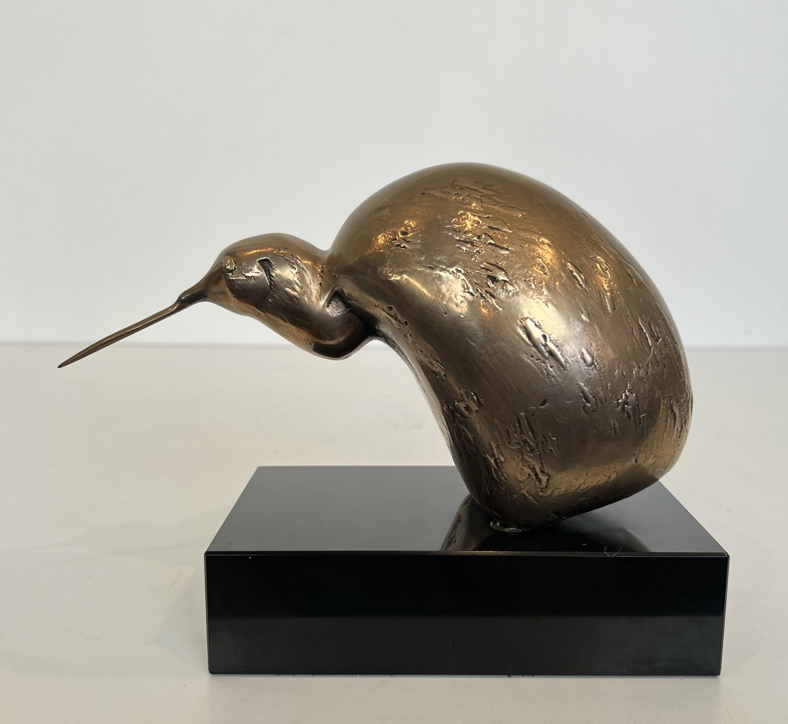 1500.0 Bronze Sculpture Representing A Stylized Bird On A Black Marble Base, Signed And Numbered photo