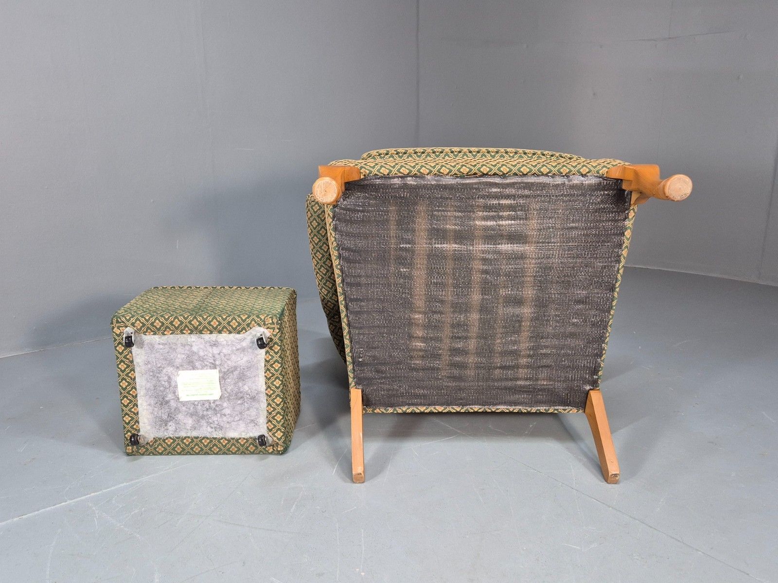 photo vinterior Vintage Parker Knoll Style Wingback With Footstool 1970s Green Eb9988 Vclo