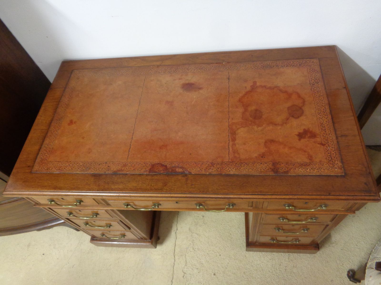 photo furniture Edwardian Twin Pedestal Desk On Castors