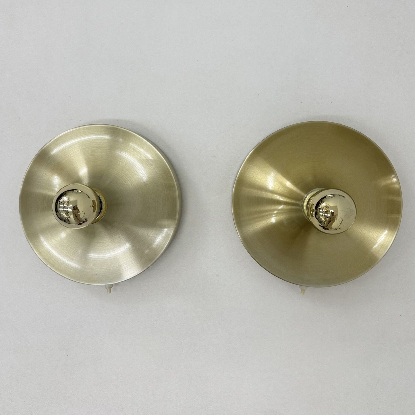 Mid Century Design Honsel Space Age Disc Lamp, Jaren 1970, Toegeschreven Aan Charlotte Perriand Voor Les Arcs photo vintage
