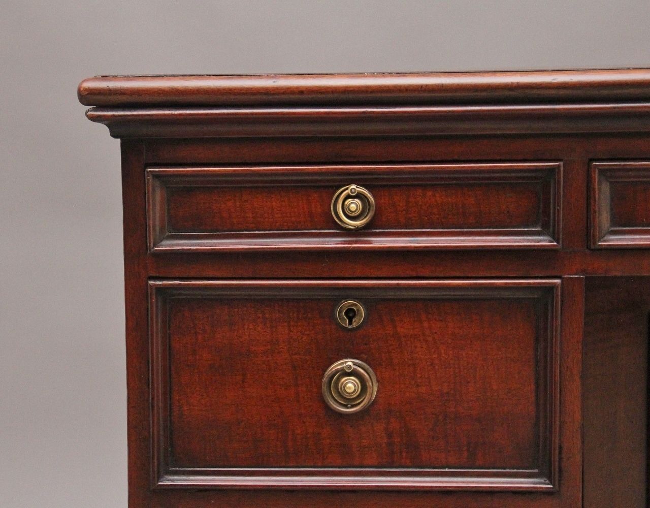 Furniture Early 19th Century Mahogany Kneehole Desk photo