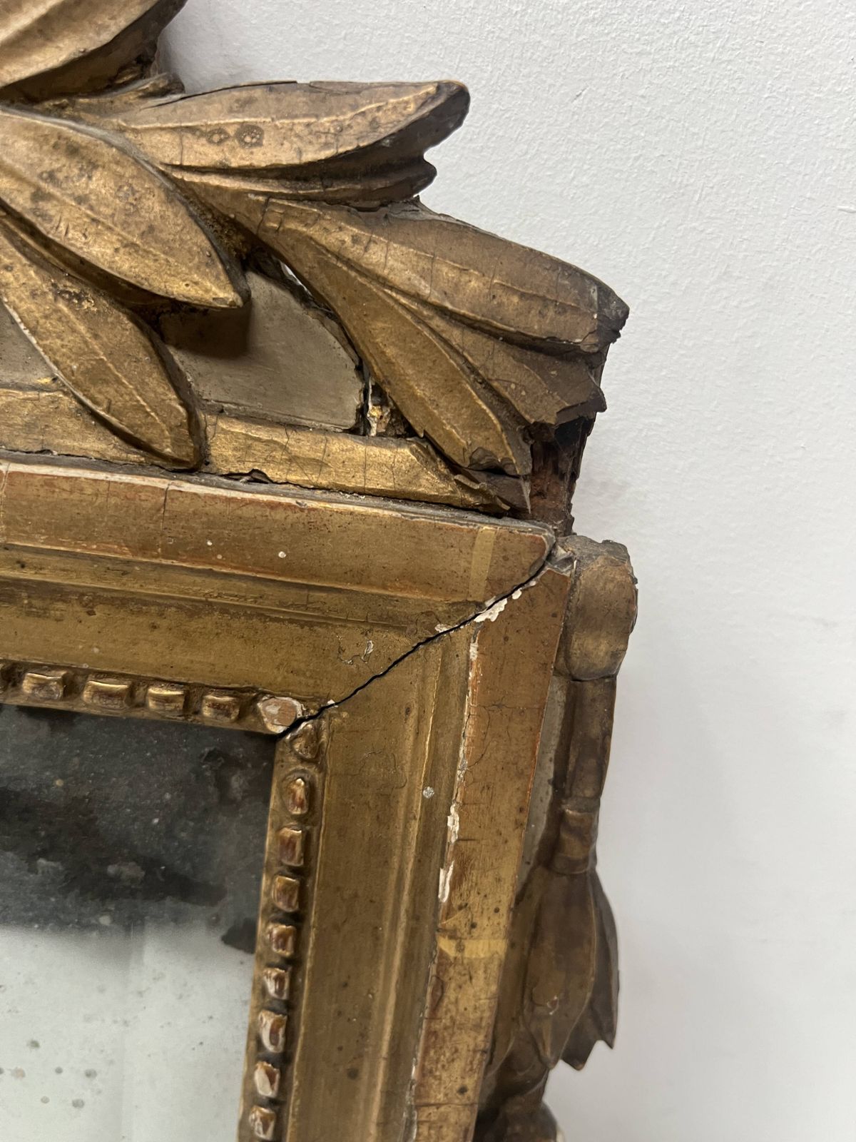 Louis XV Mirror In Carved And Gilded Wood, 18th Century photo vintage