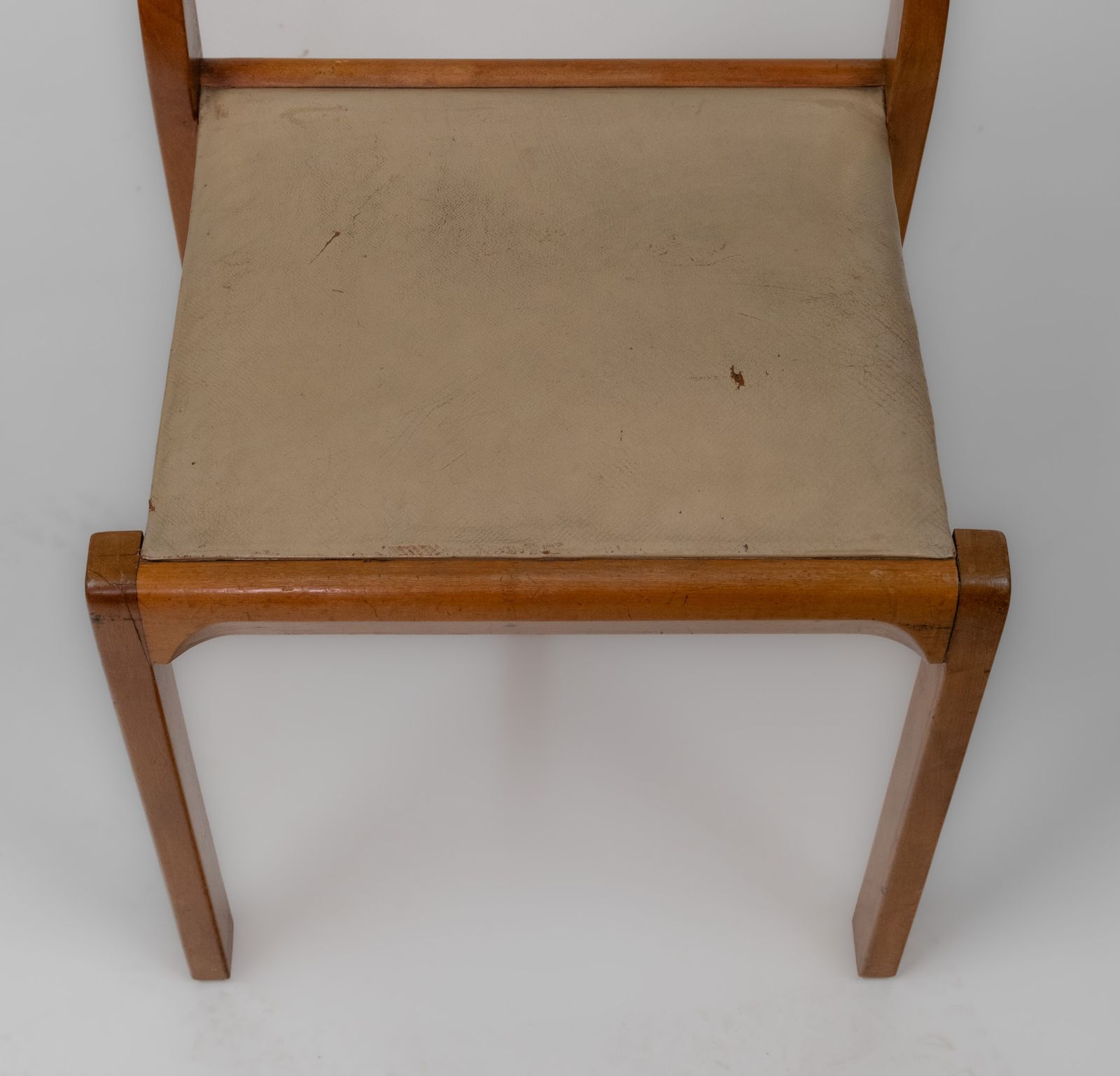 Alvar Aalto Birch & Leather Chair 611 photo vinterior