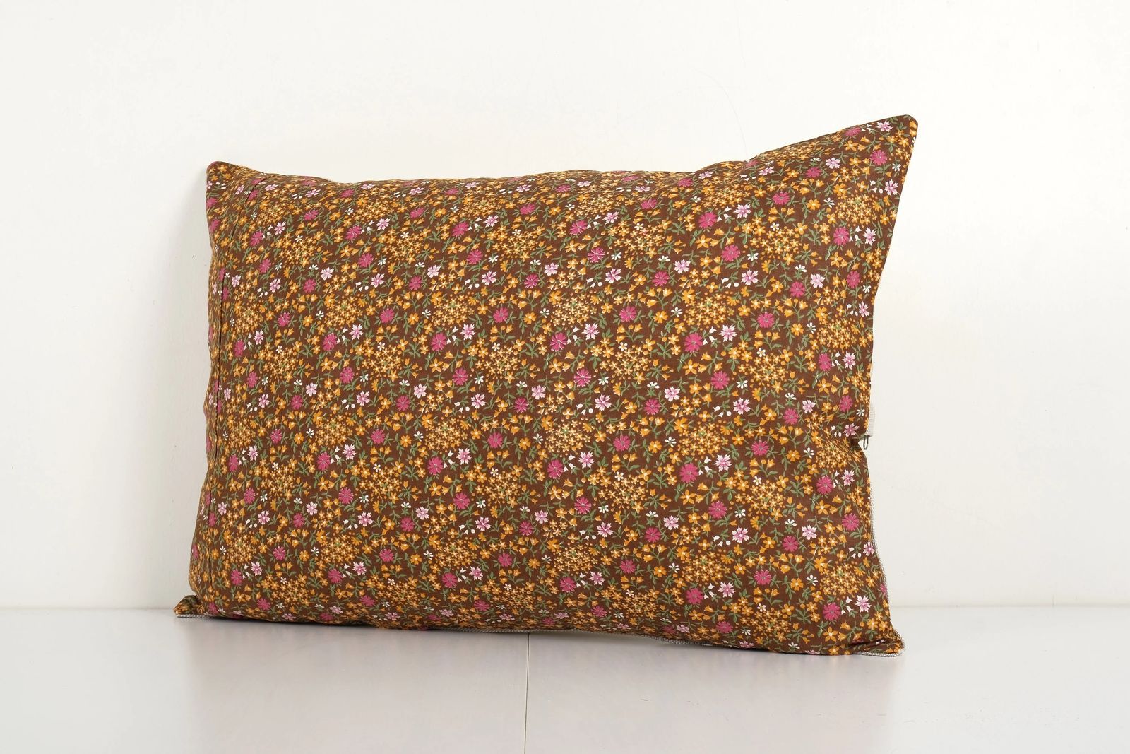 Old Uzbek Trade Cloth Pillow, Vintage Floral Roller Print Bedding Cushion Cover On Cotton photo Textiles