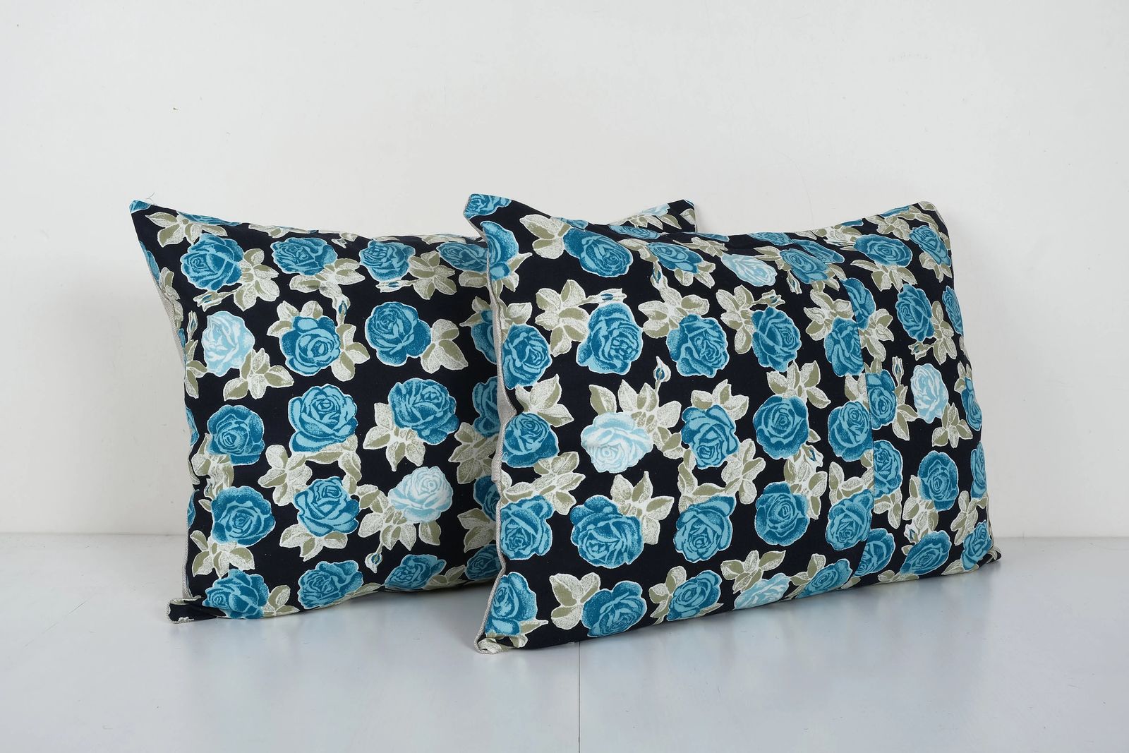 Uzbek Roller Printed Pillow Cover, Set Floral Cushion Cover photo furniture