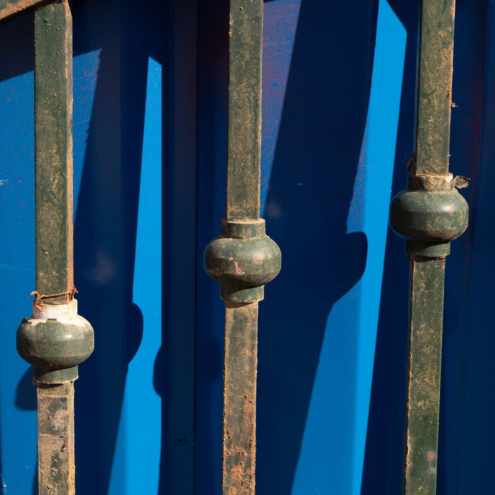 Home Fixtures Antique Art Deco Iron Gates With Optional Arched Crest (2 Pairs Available) photo