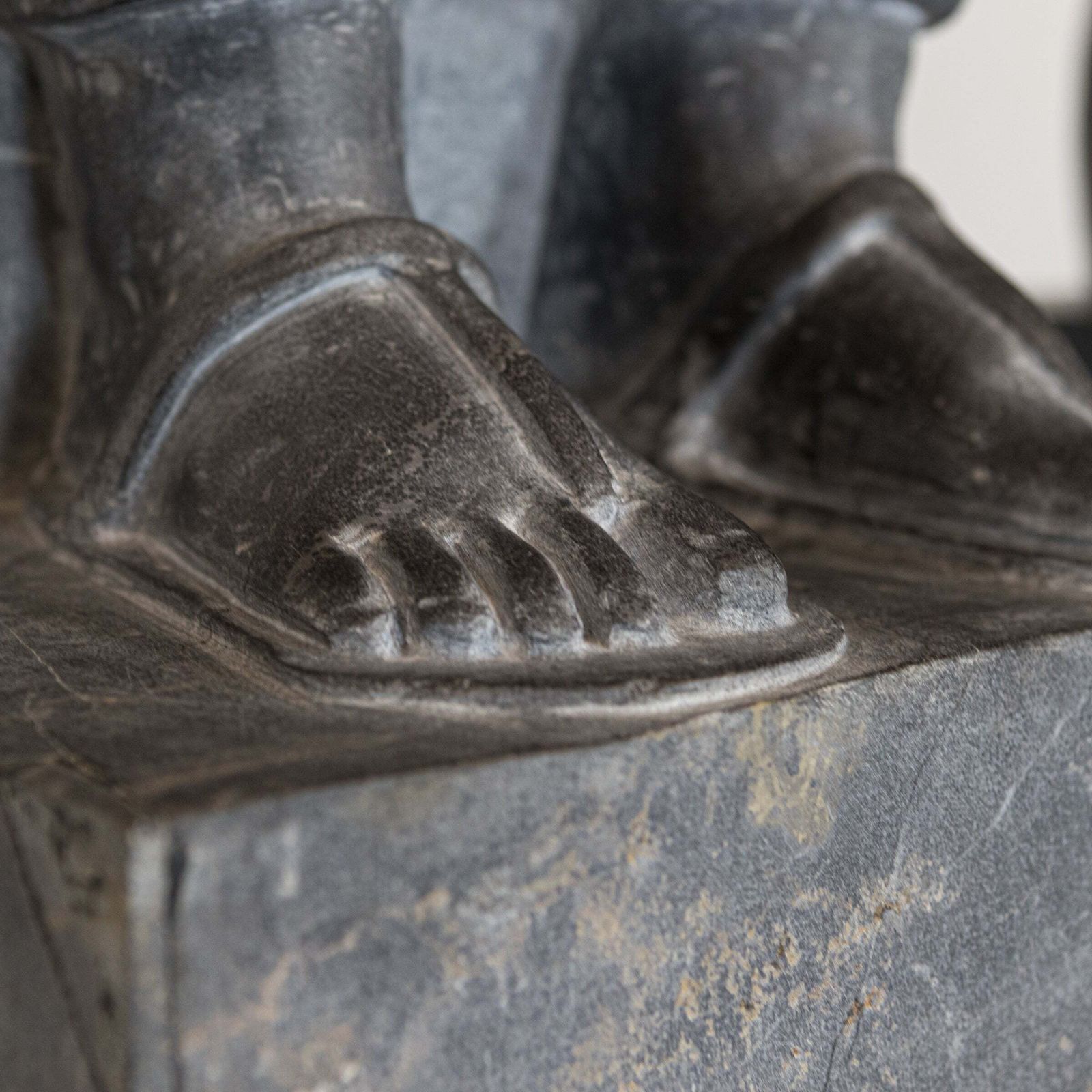 photo vinterior Pair Of Monumental Egyptian Marble Block Statues With Plinths