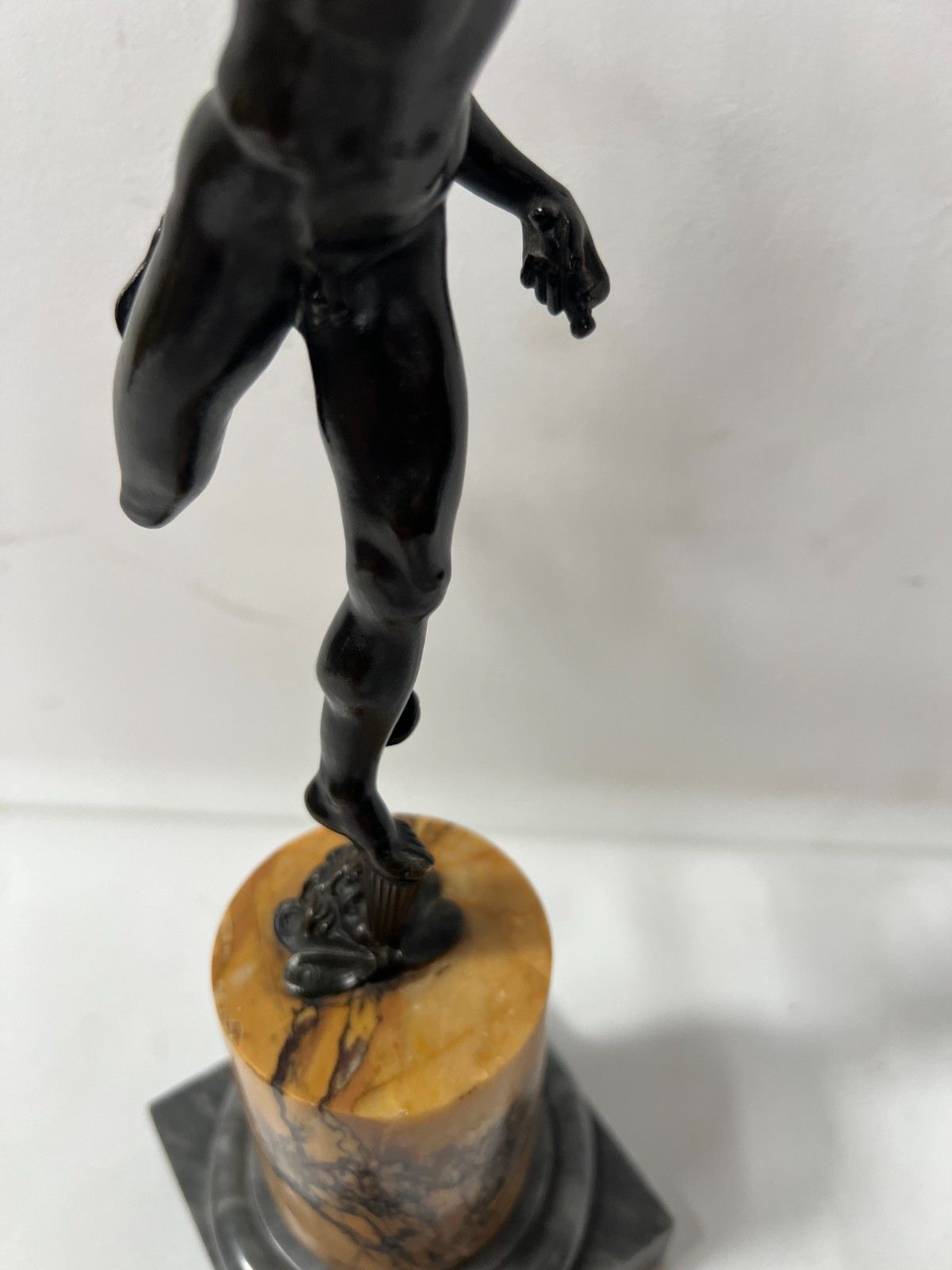 photo vintage "Mercury" Bronze Group With Brown Patina By John Of Bologna. 19th Century