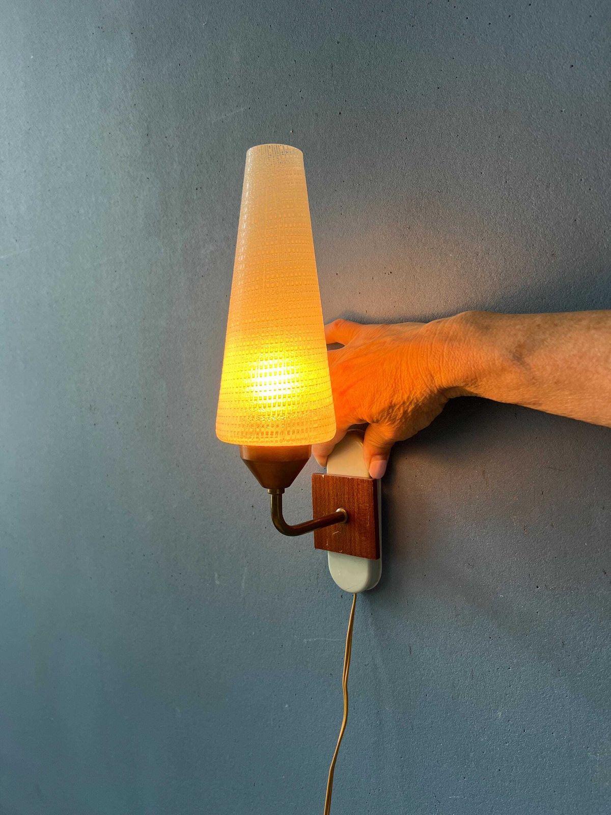 Vintage Mid Century Glazen Wandlamp photo Verlichting