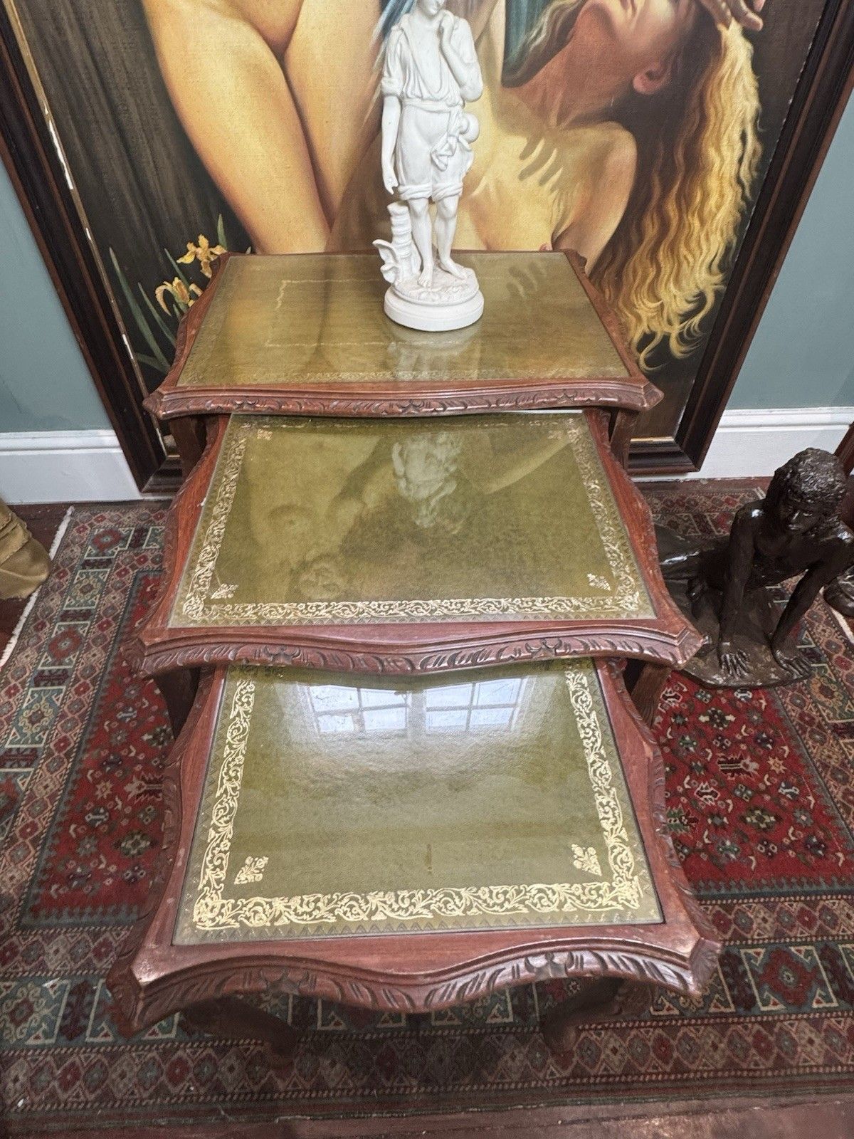 photo vinterior Regency Queen Anne Style Nest Of Three Tables In Rich Mahogany
