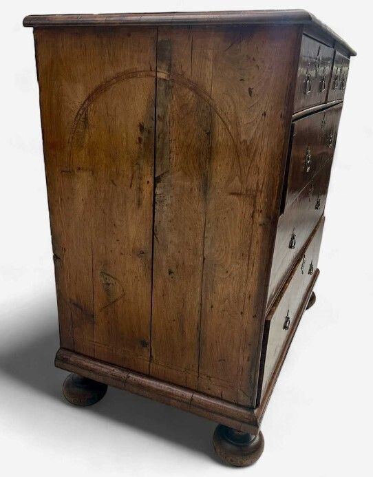 William And Mary  Walnut  Chest Of Drawers C1690 photo 1900.0