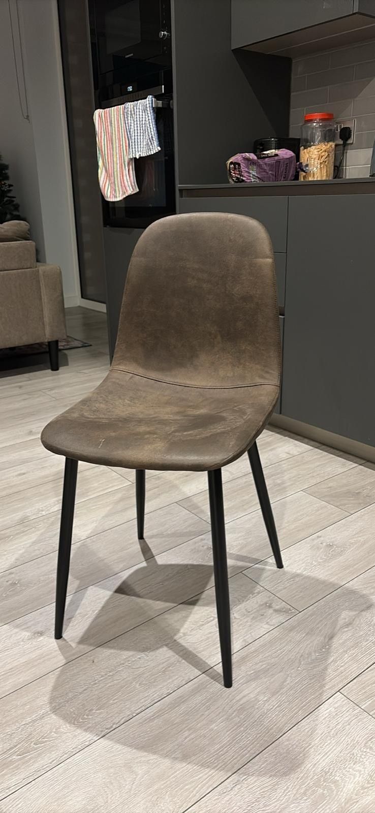 Lovely Table (Only Used For One Year) And 4 Chairs: Condition As In Pictures photo furniture