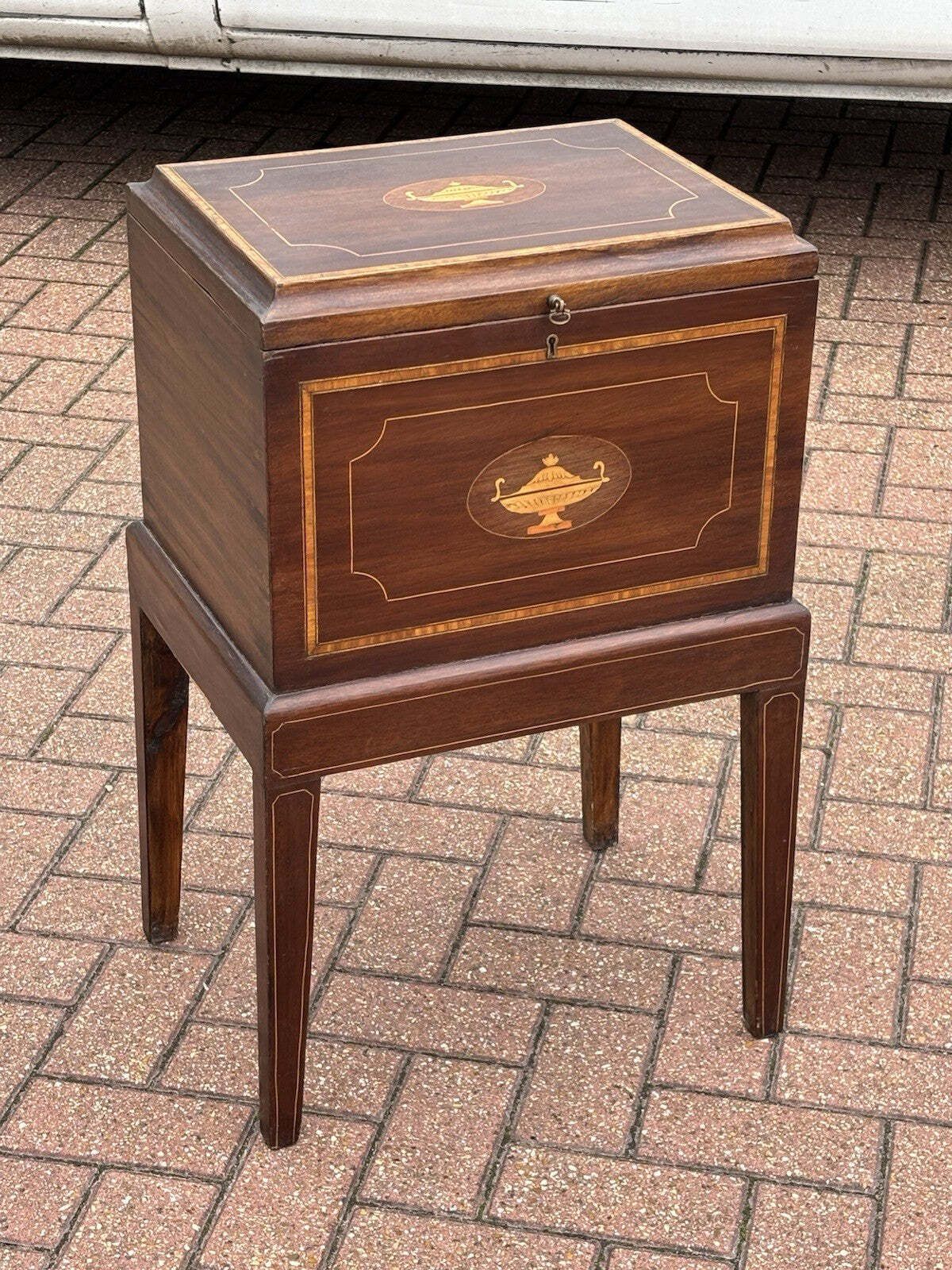 Inlaid Mahogany Wine Cellarette, Holds 12 Bottles. photo vintage