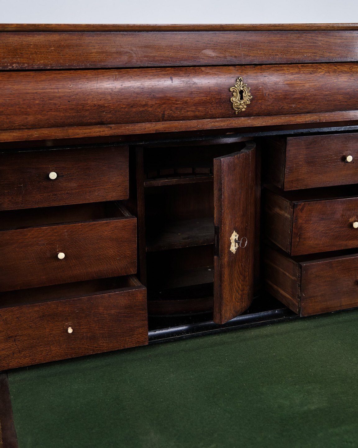 Secretary – Polished Oak – Green Felt Cloth & Brass Handles – 4 Drawers – 1820s photo Furniture