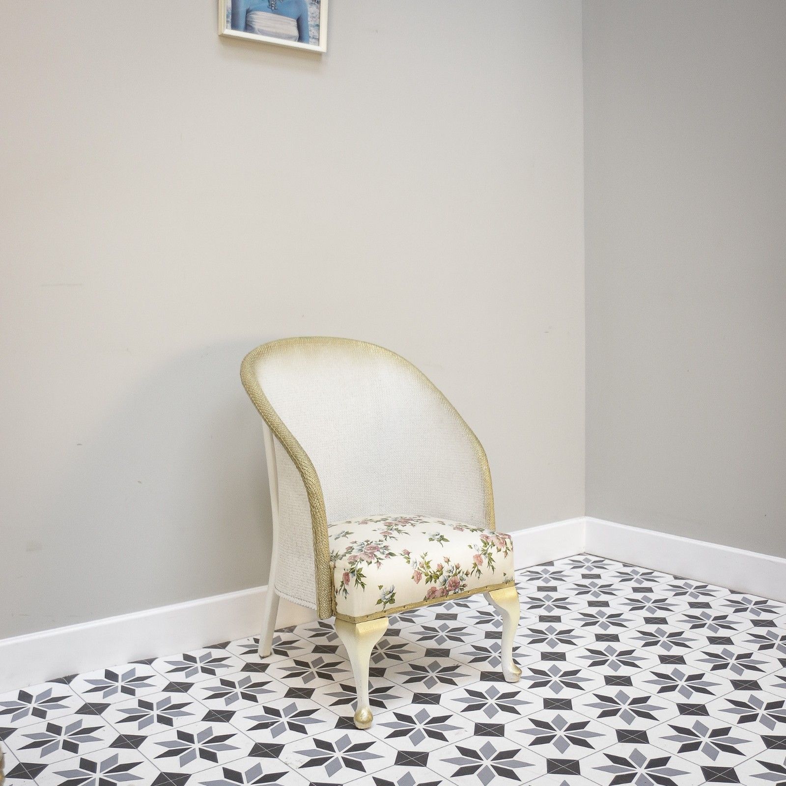 photo buy Lloyd Loom Ottoman Bedside Table And Chair Matching Set In White And Gold