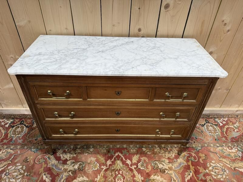 Commode De Style Louis XVI En Acajou Et Filets De Laiton Marbre Blanc De Carrare photo for sale