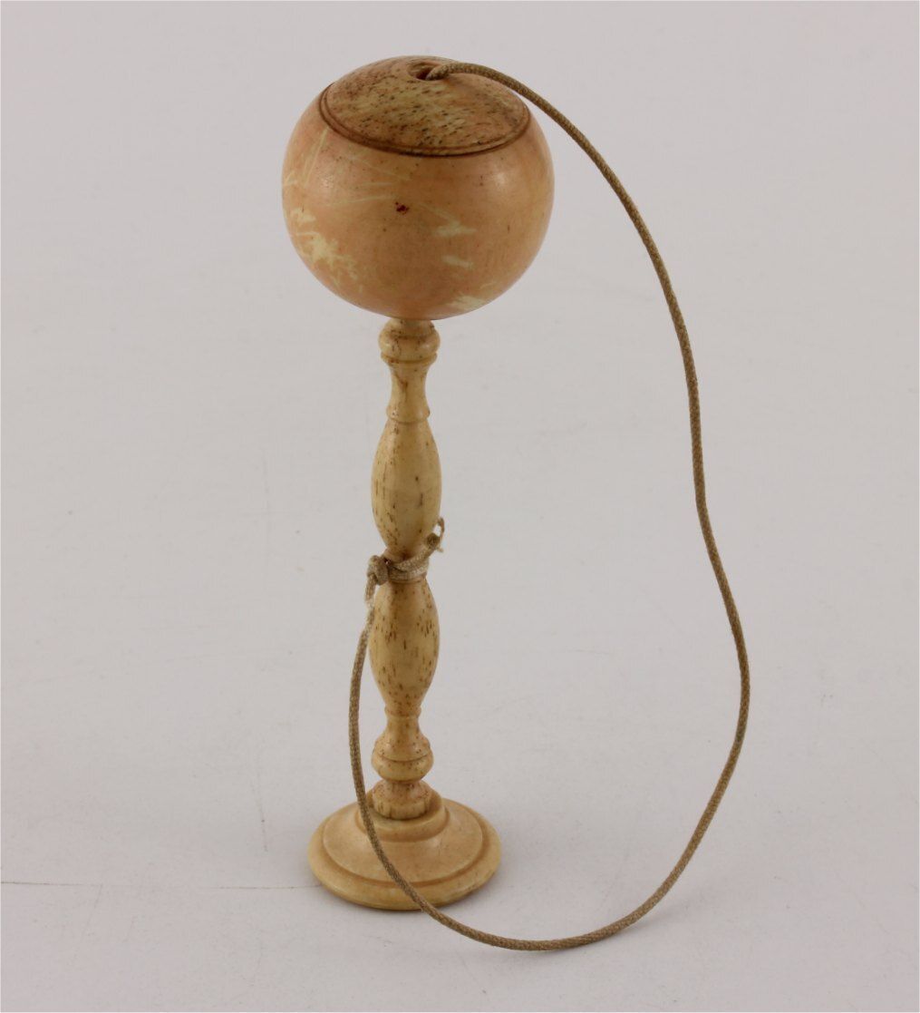 Bone Cup & Ball Game. Bilbocatch Bilboquet Game Of Skill. C1820.