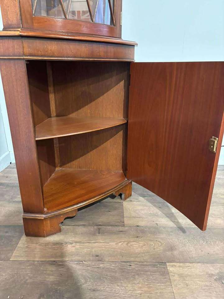 Reproduction Mahogany Corner Cabinet photo 209.0