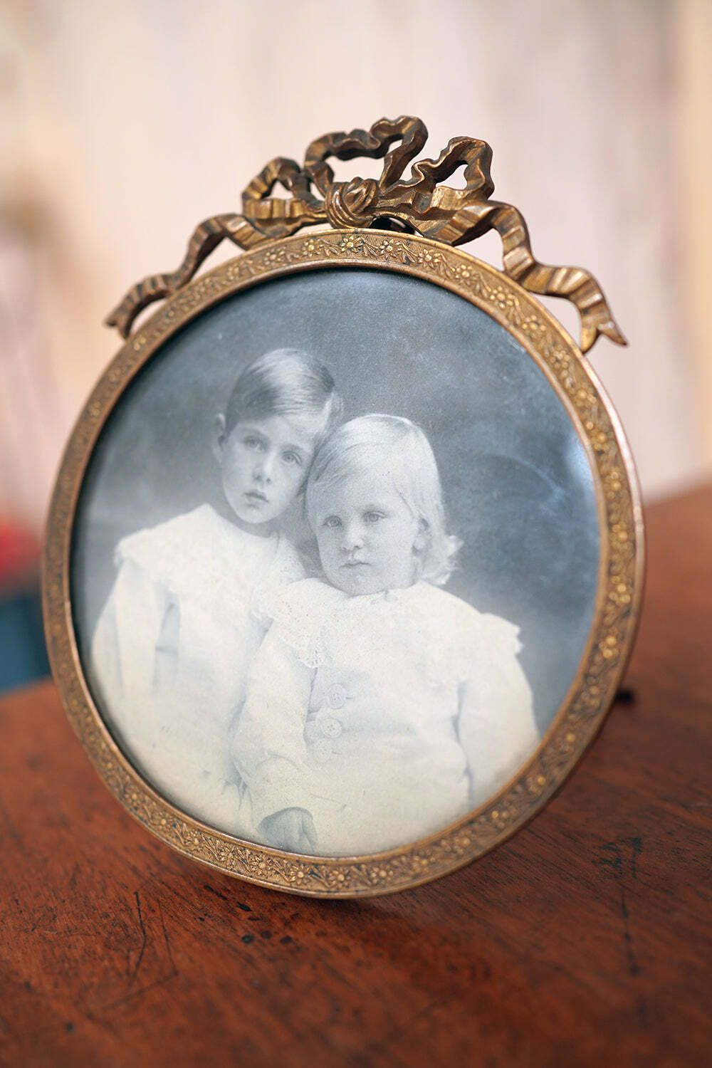 1880.0 A Large Collection Of Seventeen Late Victorian & Edwardian Gilt Metal Photograph Frames C.1900 photo