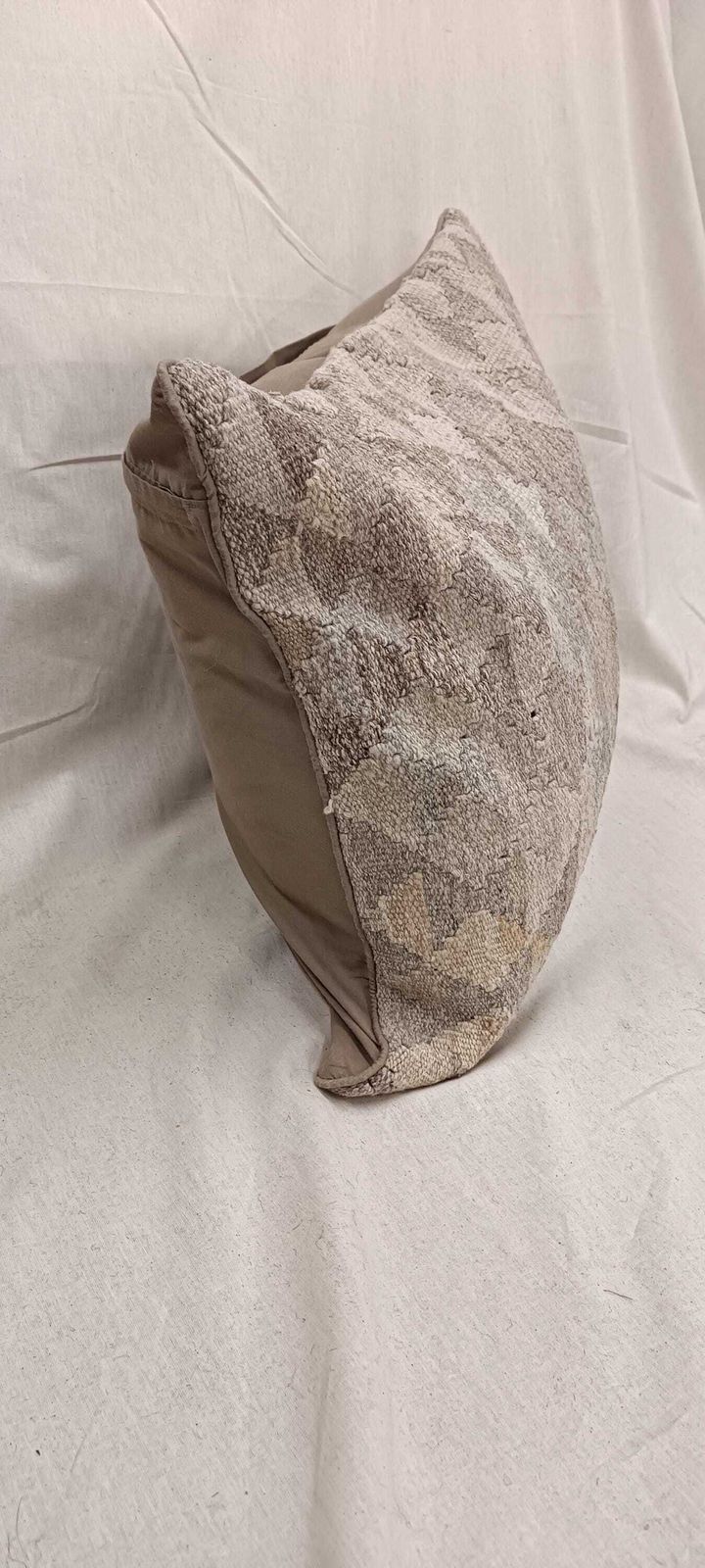 Large Grey Cushion Cover, Handmade Kilim Cushion, Oriental Pillow, Hand Knotted Pillow For Sofa, Couch Pillow, Boho Cushion 60x50 Cm photo Textiles