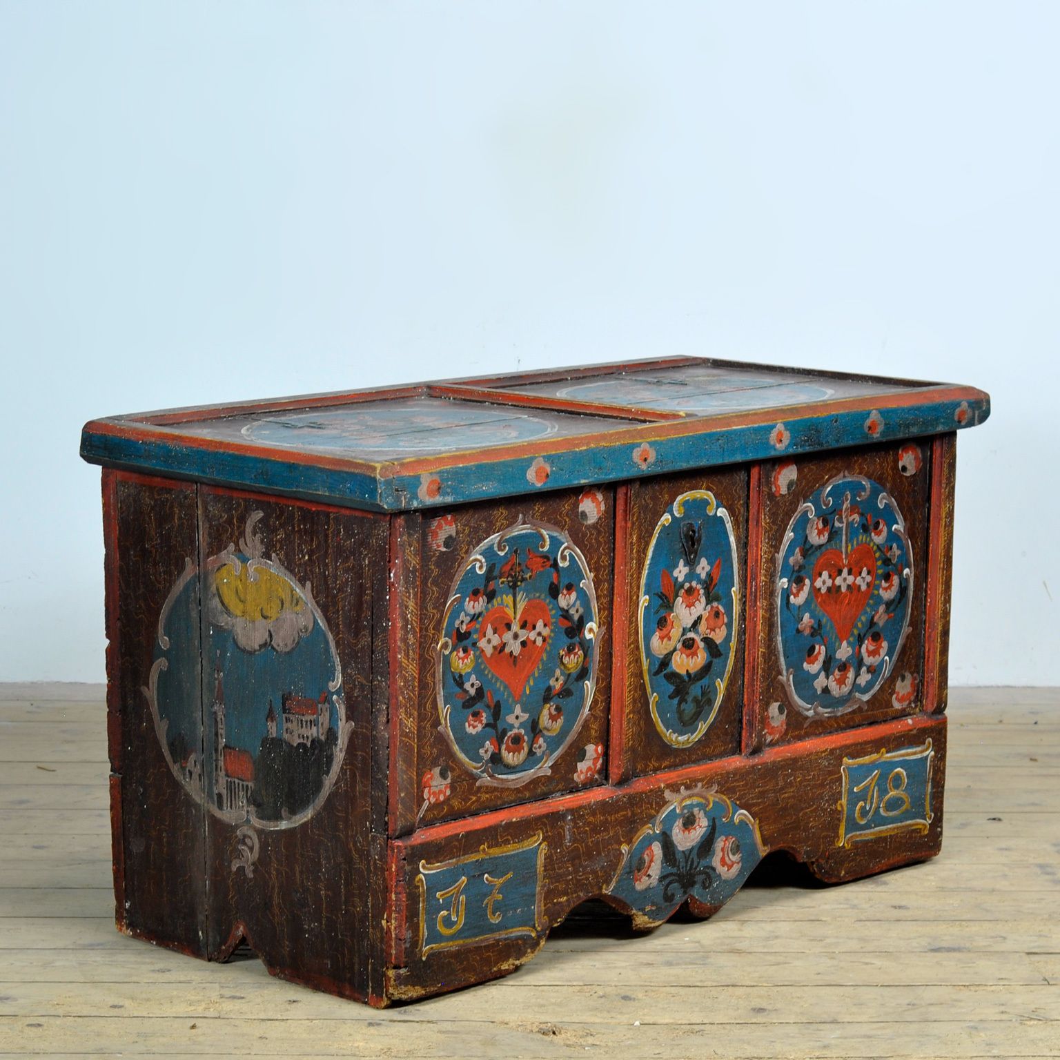 Folk Art Wedding Chest, Dated 1718 photo vinterior