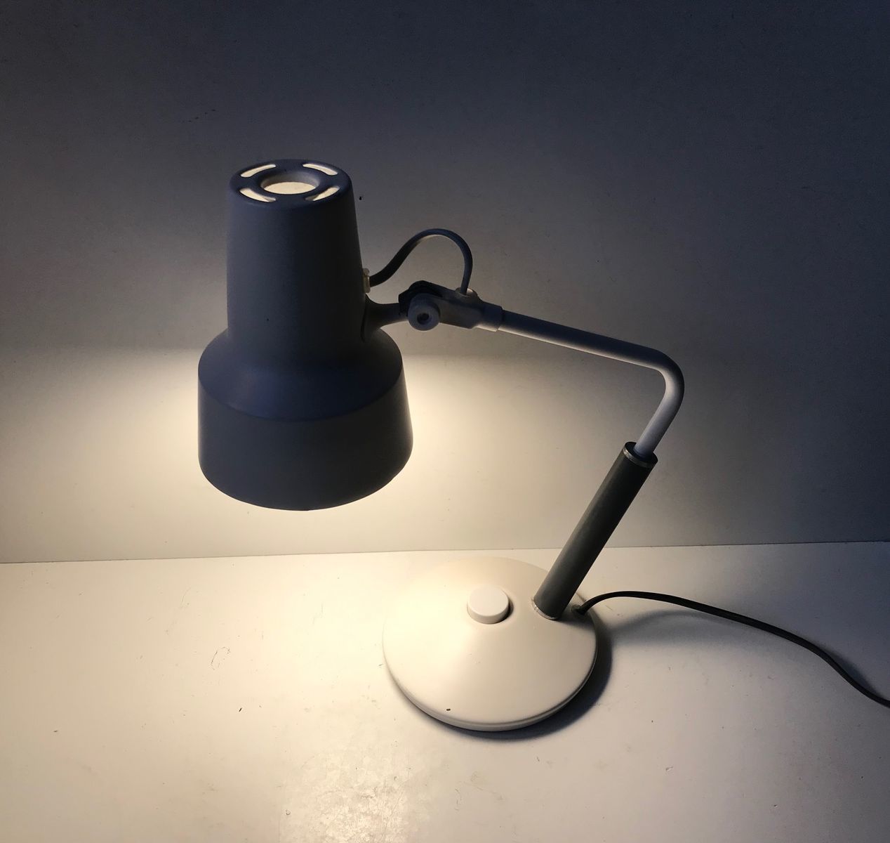 Verlichting Mid Century Witte Bureau  Of Wandlamp Van Jac Jacobsen Voor Luxo, Jaren 1960 photo
