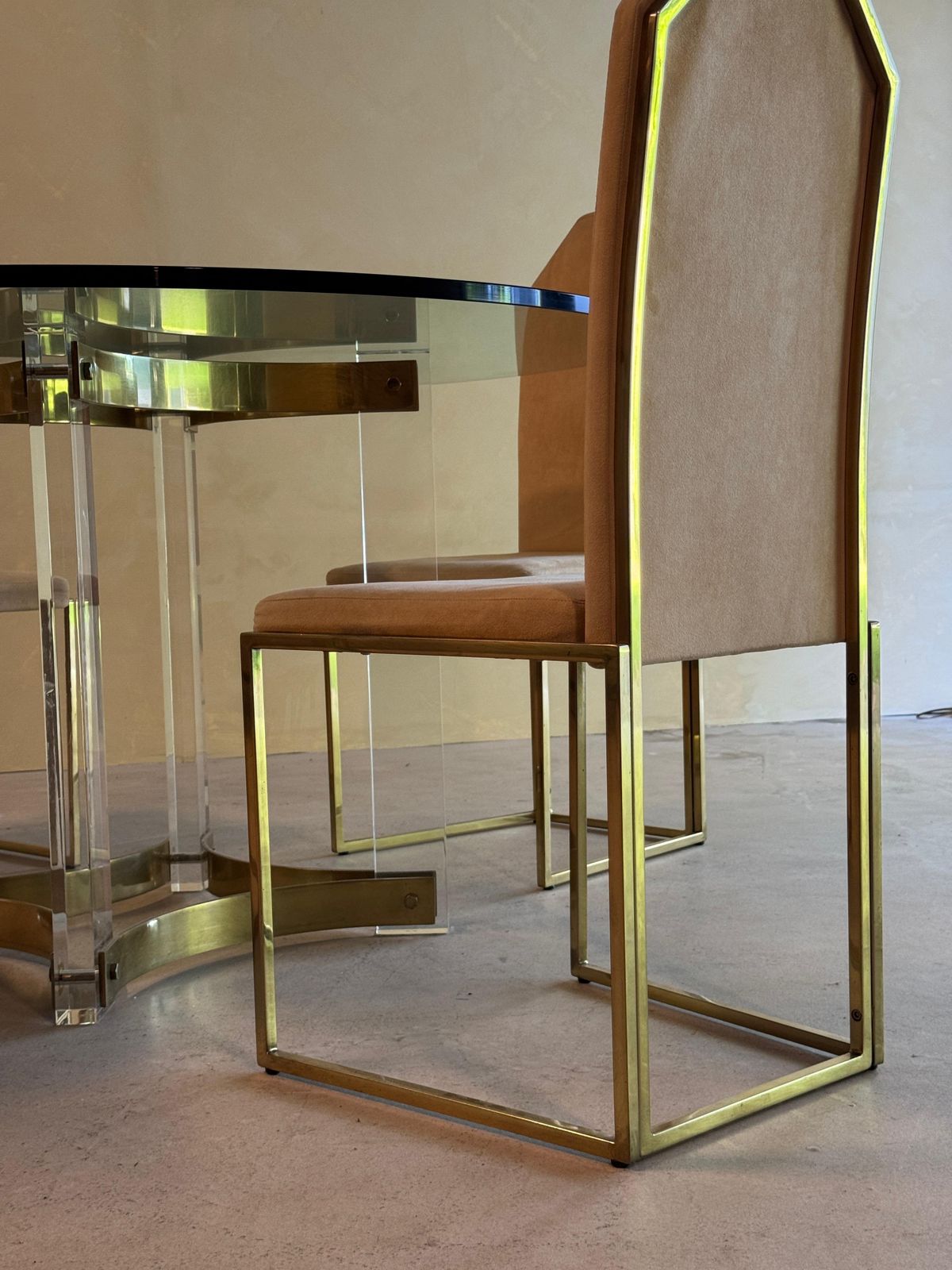 photo furniture Belgochrom Messing Ronde Eetset, Jaren 1970
