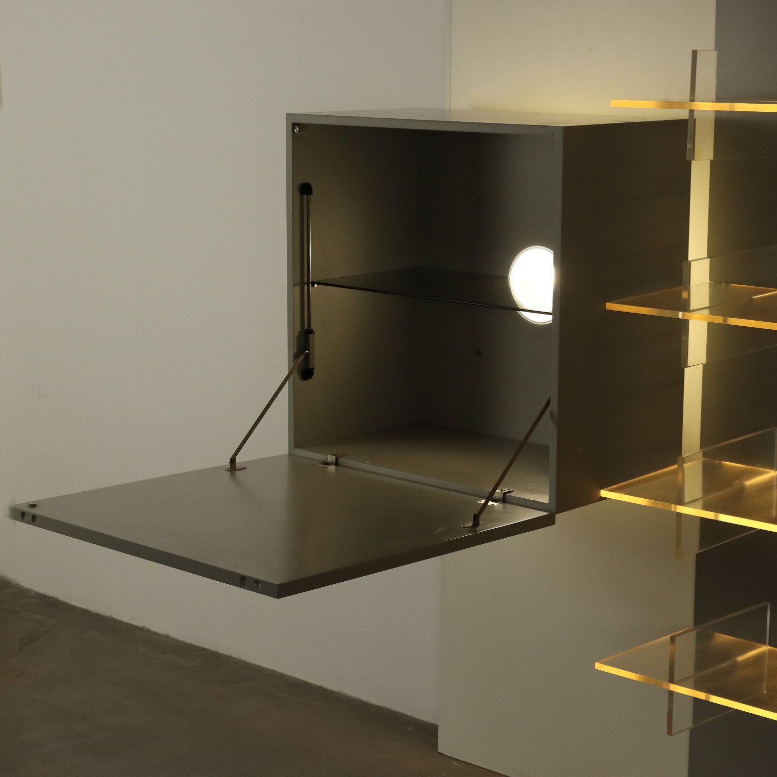 photo furniture Acerbis Life Bookcase Design Roberto Monsani Vintage 1980s