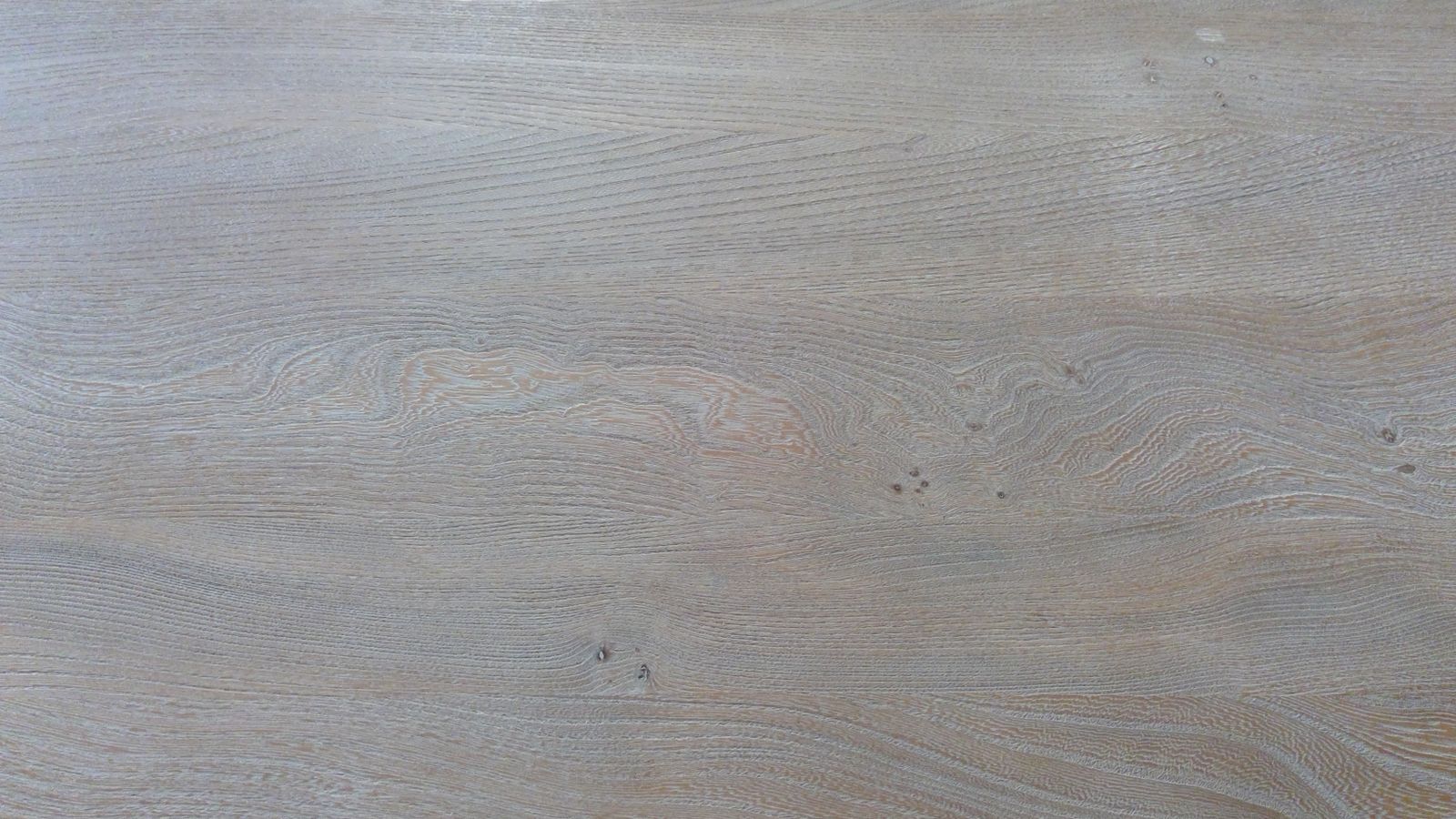 photo vinterior Cerused Ercol Limed Elm Butterfly Leaf Dining Table
