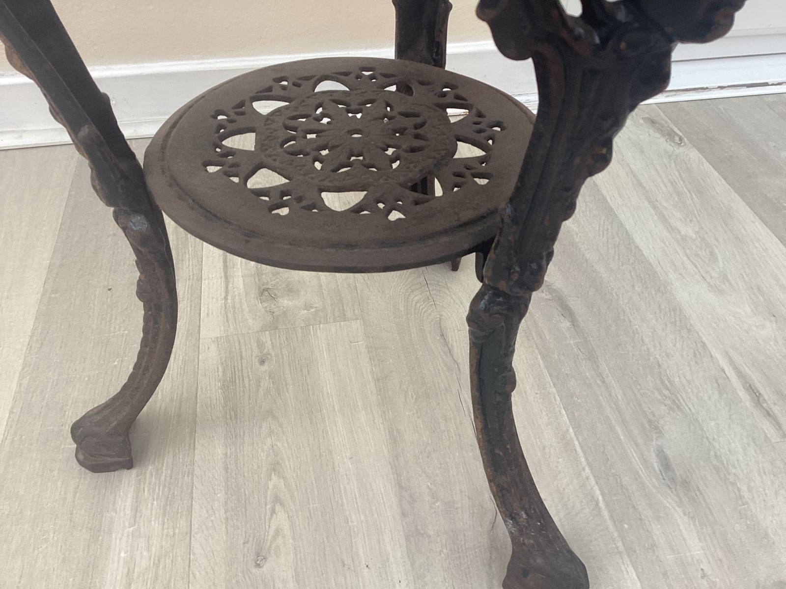 Victorian Cast Iron Table, Early 20th Century photo Garden Furniture