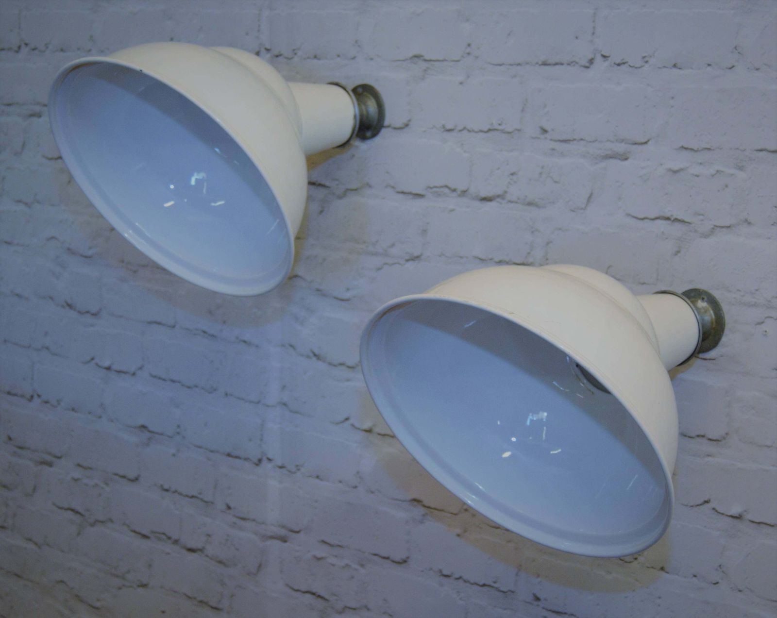 1960s Benjamin Industrial Pendant Lamps Light Enamel Antique Vintage Pendant Metal Factory Old Restaurant Cafe photo for sale