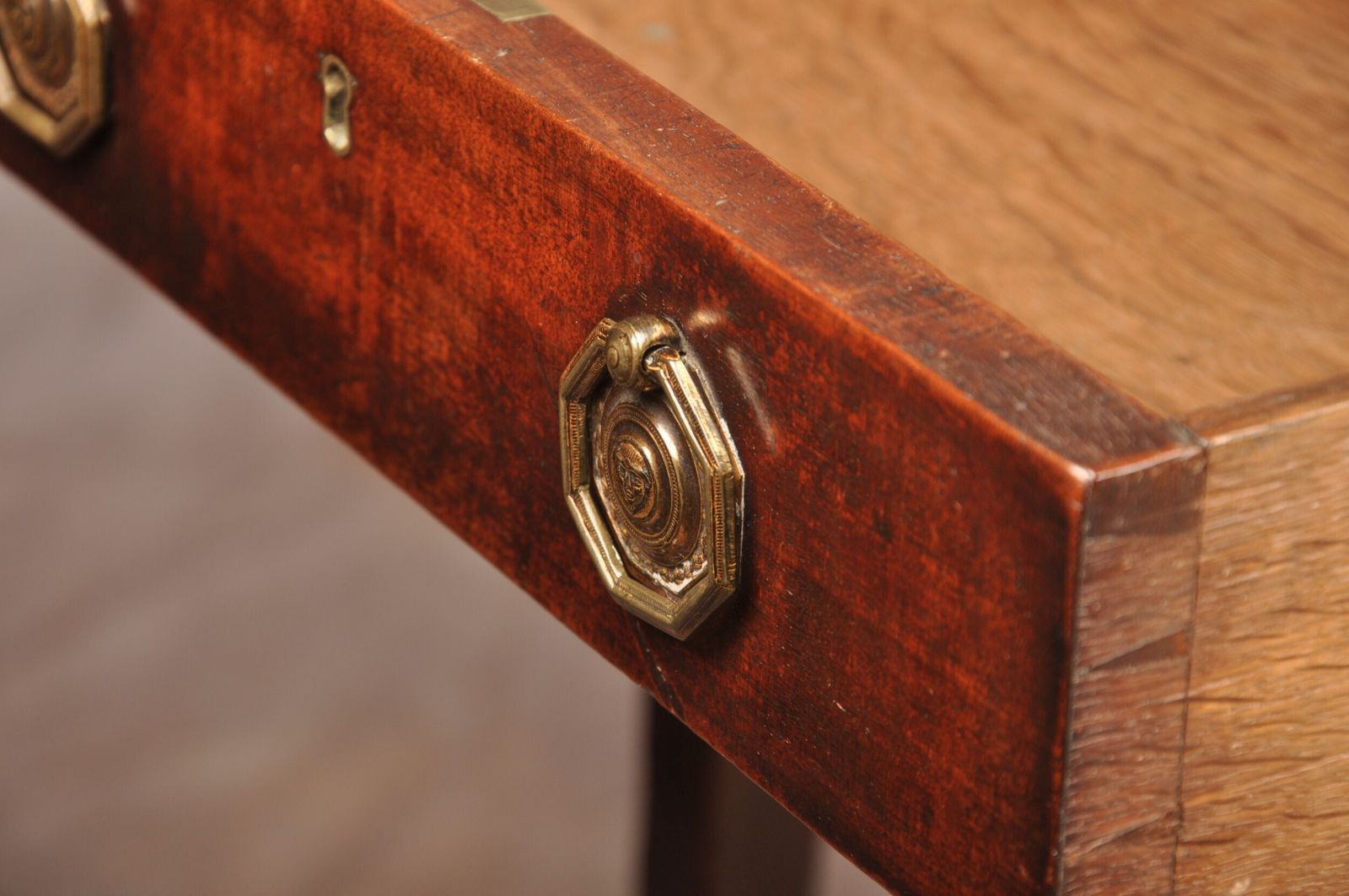 An Exceptional Late 18th Century Mahogany Pembroke Table photo 2900.0