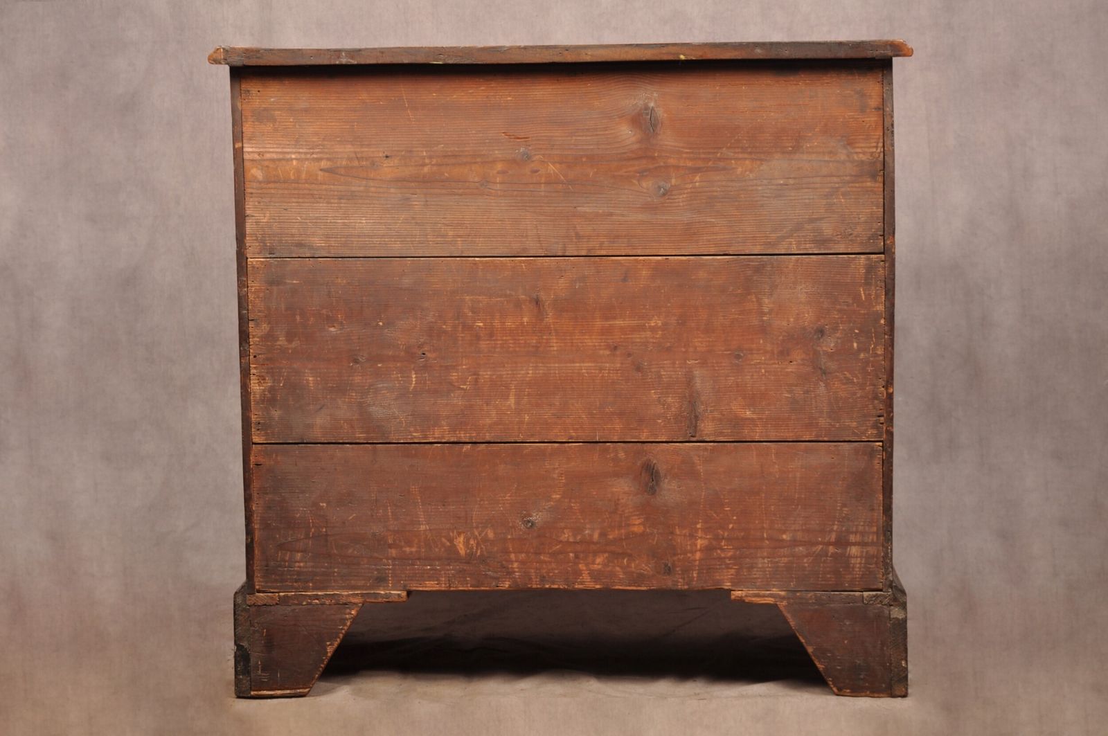 2200.0 Fine 18th Century Mahogany Chest Of Drawers photo