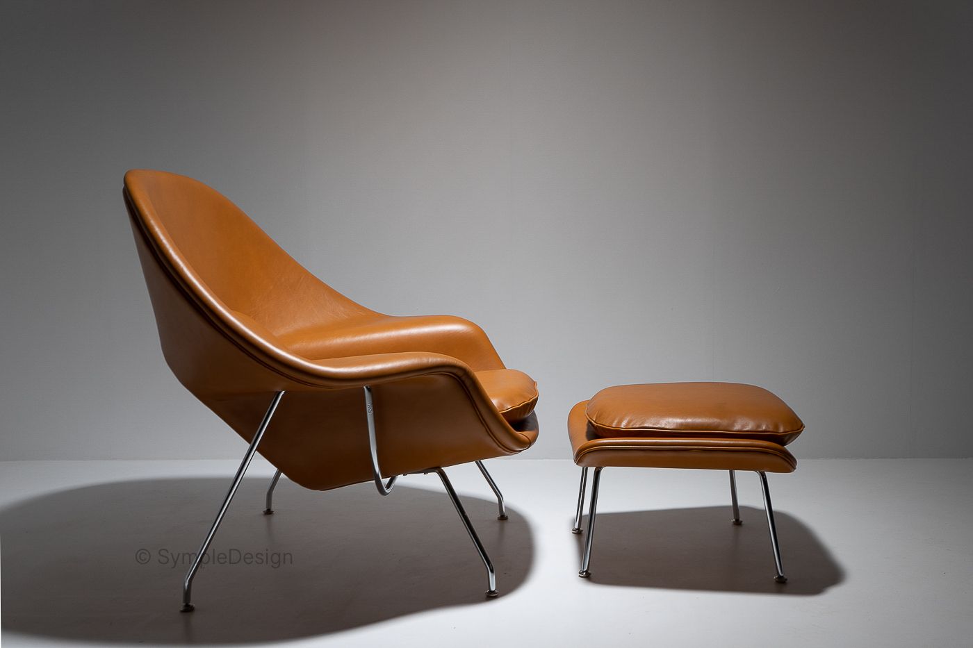 photo furniture Womb Chair And Ottoman By Eero Saarinen For Knoll, 2000s