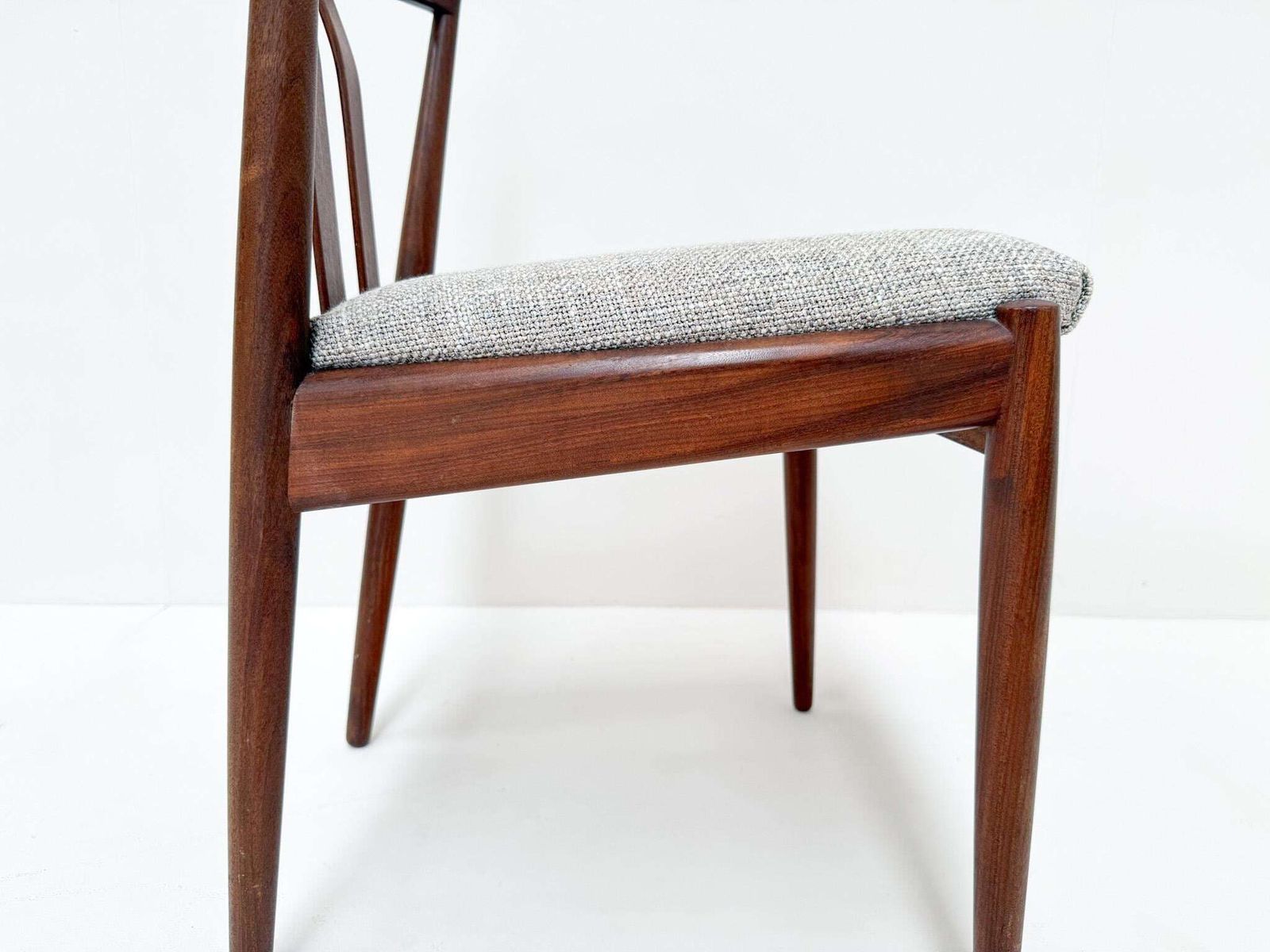 Set Of 6 Kai Kristiansen Dining Chairs In Teak – Newly Upholstered photo buy