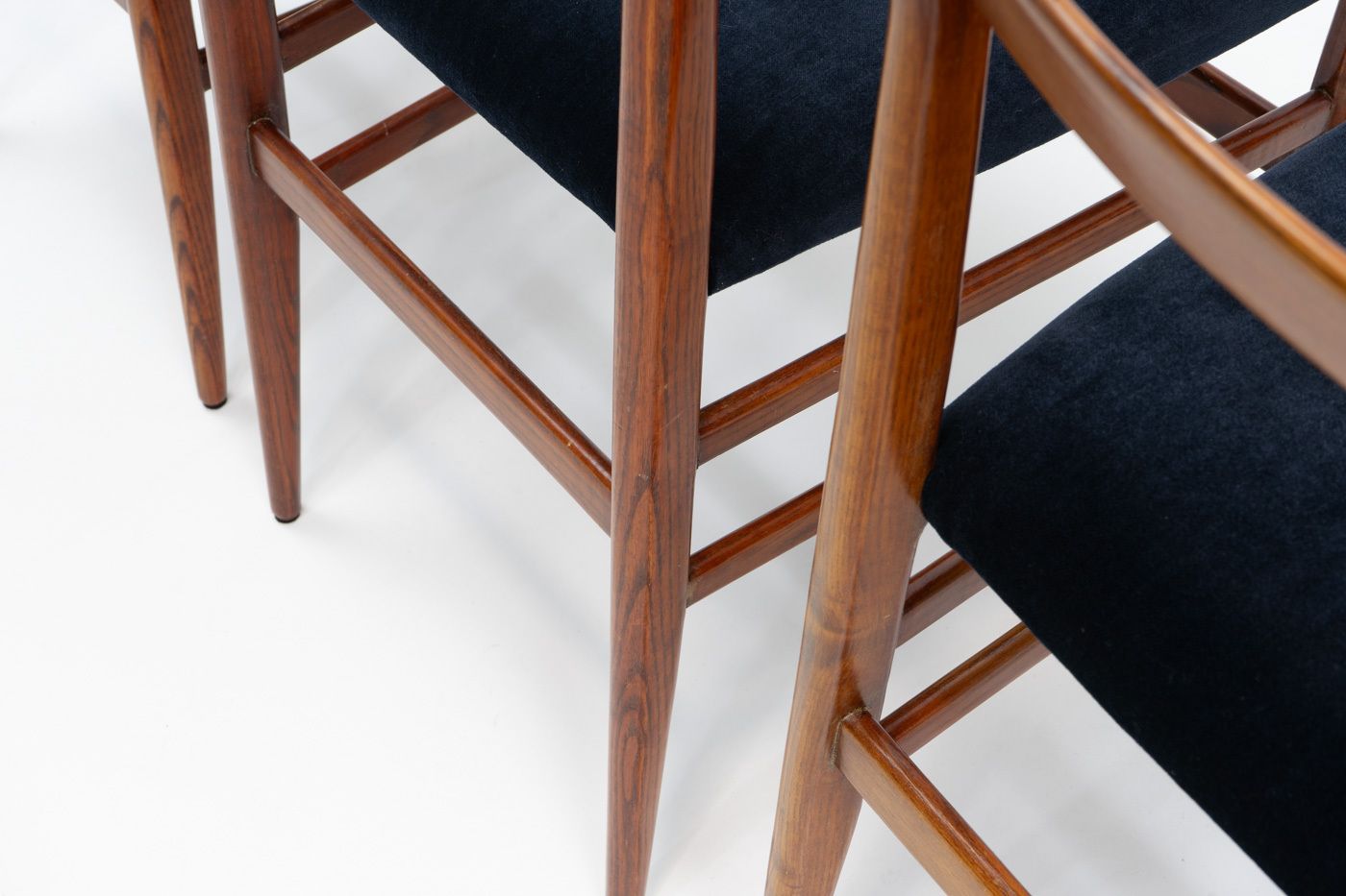 photo furniture Gio Ponti, Leggera Chair For Cassina, 1970s