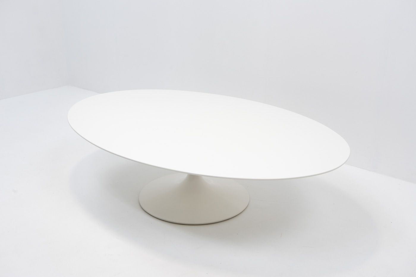 Saarinen Oval Coffee Table For Knoll International, 1970s photo Furniture