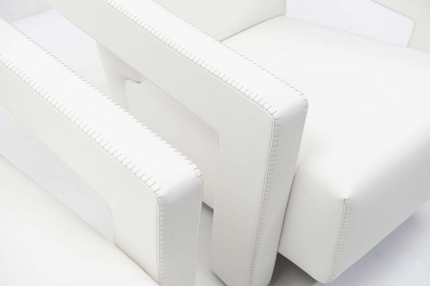 10600.0 Gerrit Rietveld Utrecht Armchairs By Cassina, Set Of 2 photo