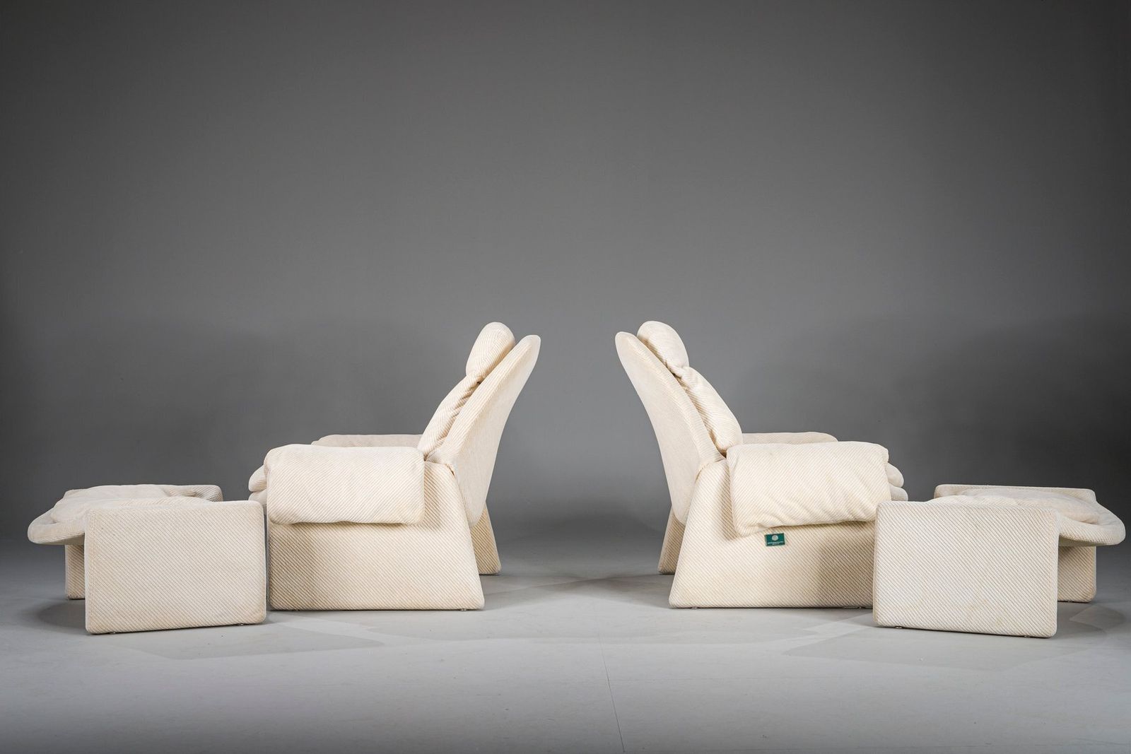 photo furniture P60 Chairs And Ottomans By Vittorio Introini For Saporiti, 1960s, Set Of 4
