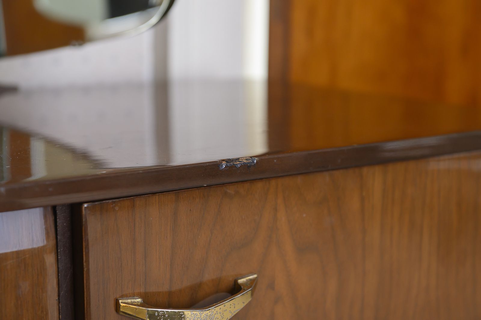 Furniture A Superb Walnut Veneered Dressing Table By Meredew photo