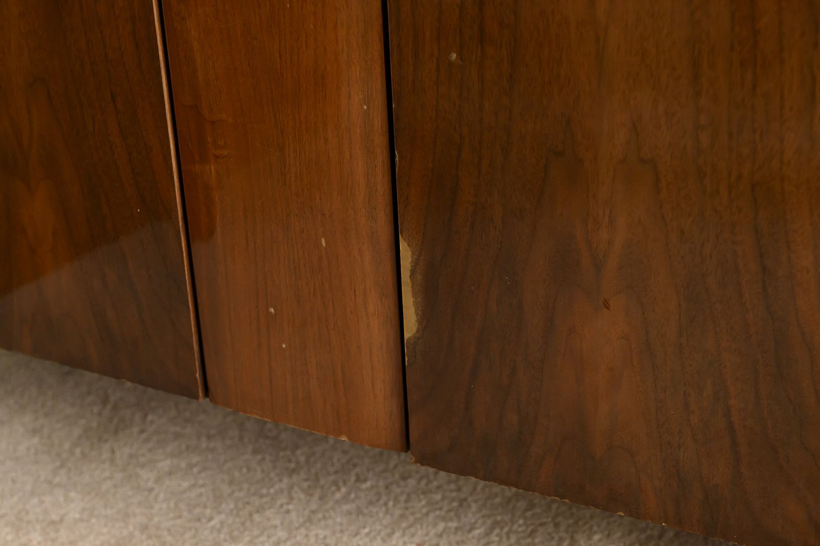 Meredew Mid Century Walnut Veneer Large Wardrobe photo for sale