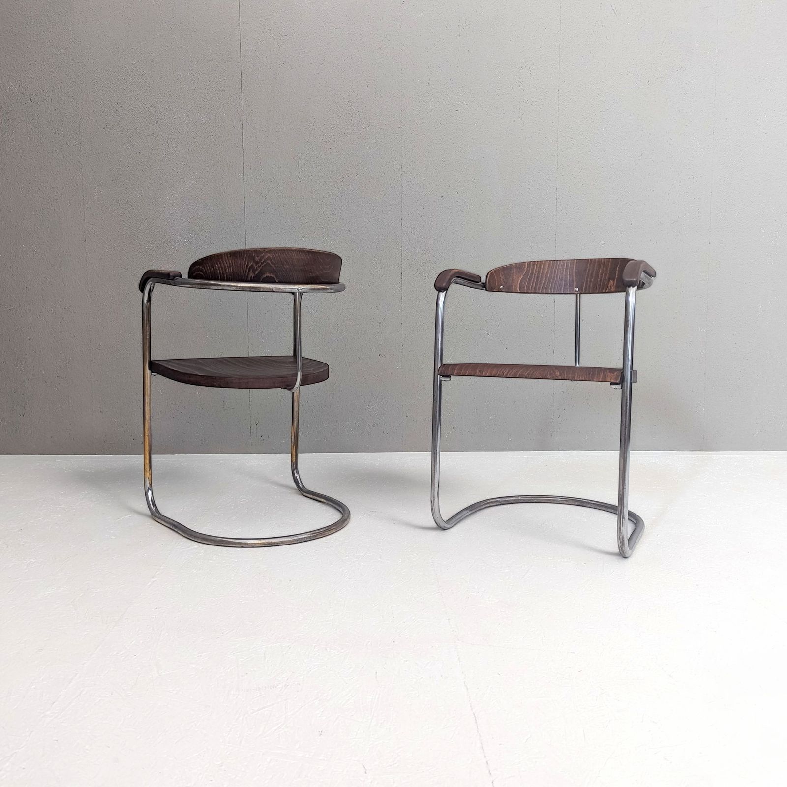 Pair Of Ss 33 Cantilever Armchairs By Hans & Wassili Luckhardt, 1930s photo 2290.0