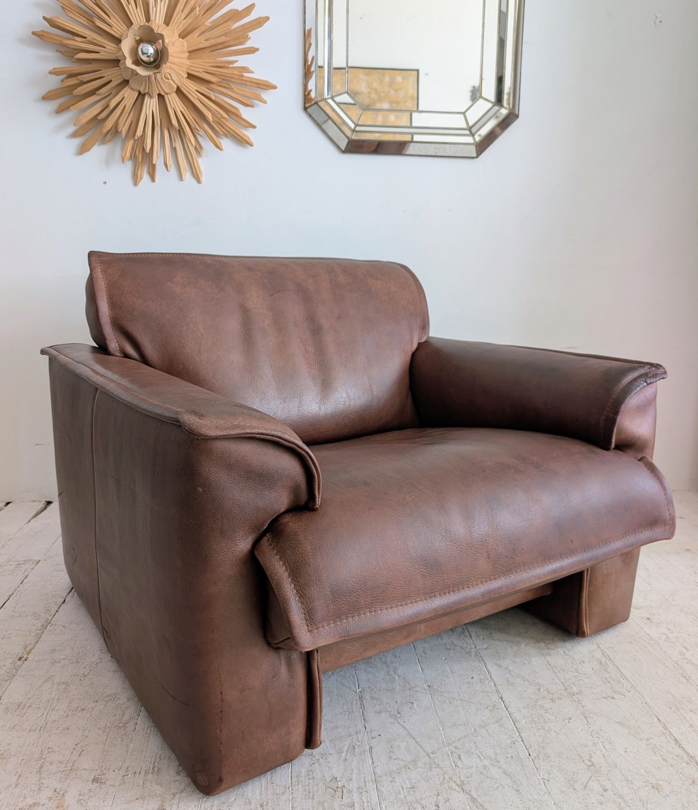 photo vintage Large Vintage Dutch Mid Century Buffalo Leather Armchair By Leolux, 1970s