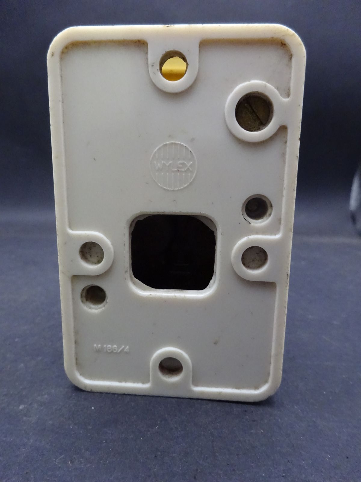 photo vintage Collection Of Bakelite/Plastic Switches And Plugs For Restoration/Rewire