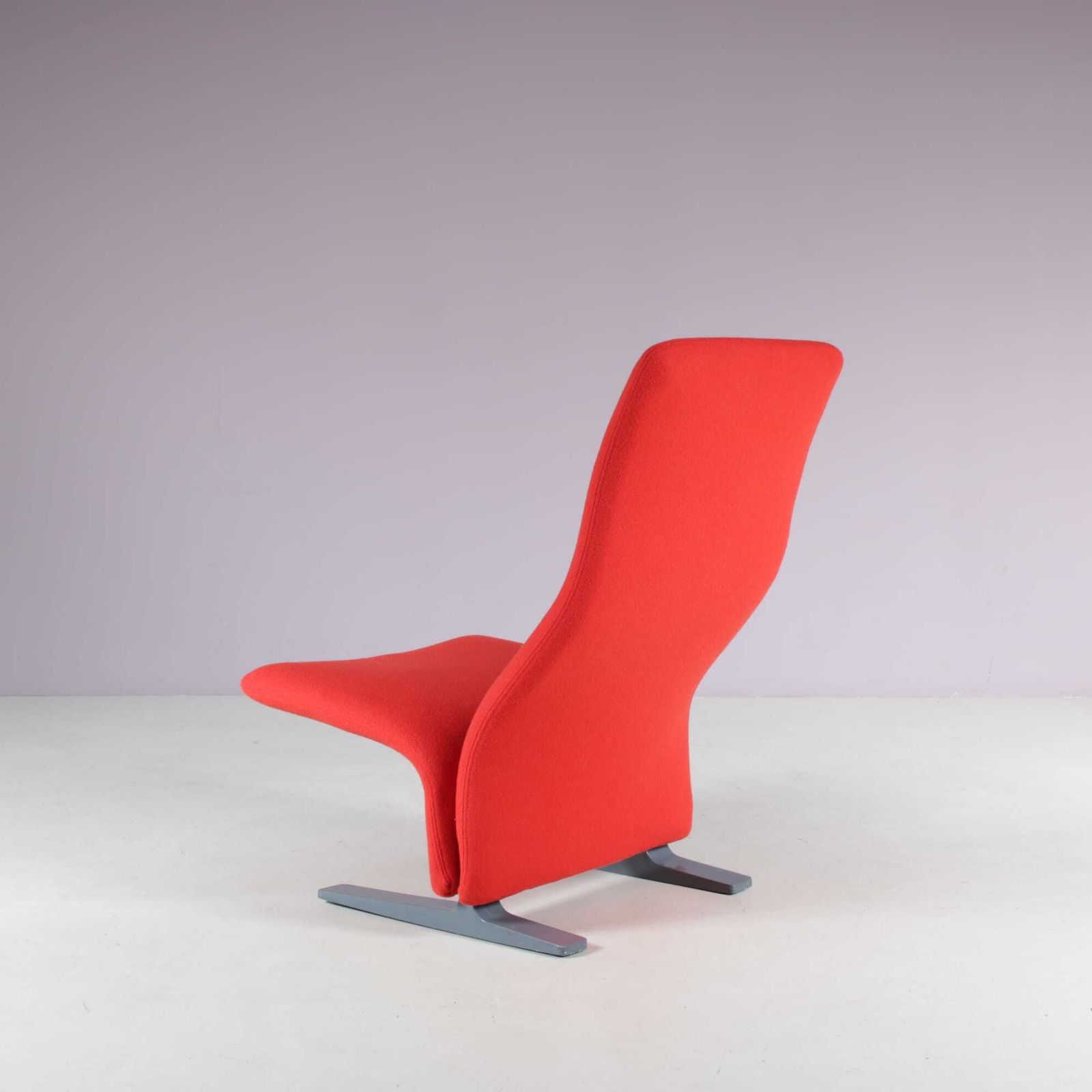 photo furniture 1970s Concorde Chair By Pierre Paulin For Artifort Netherlands